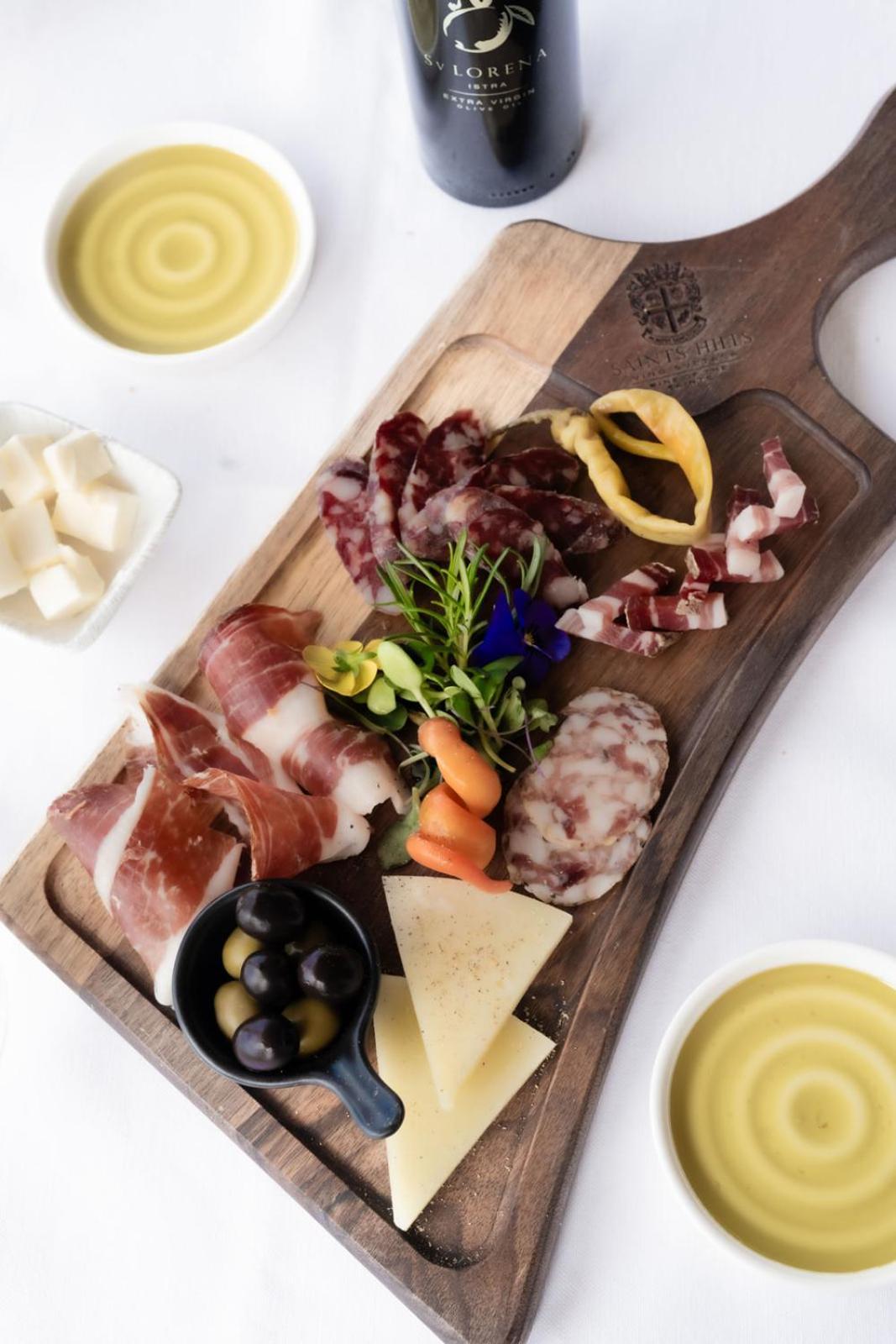 Saints Hills Cantina Visnjan Bagian luar foto