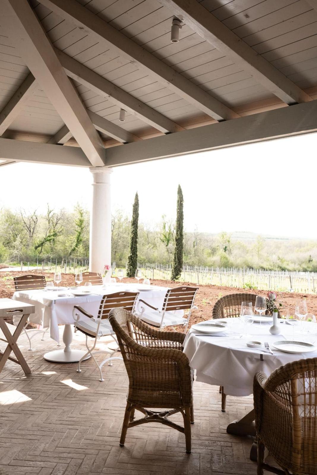 Saints Hills Cantina Visnjan Bagian luar foto